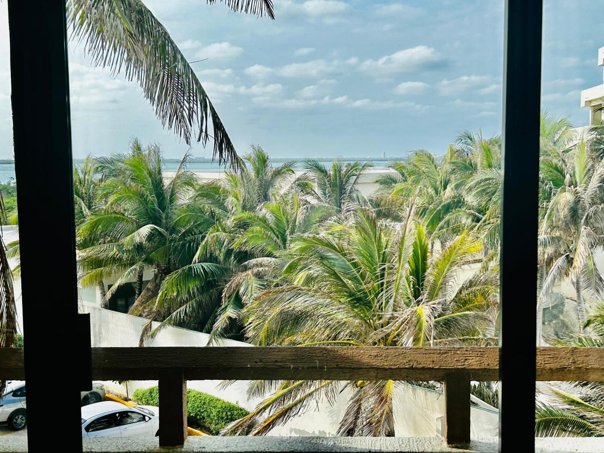 Solymar Condos On The Beach Cancun Room photo